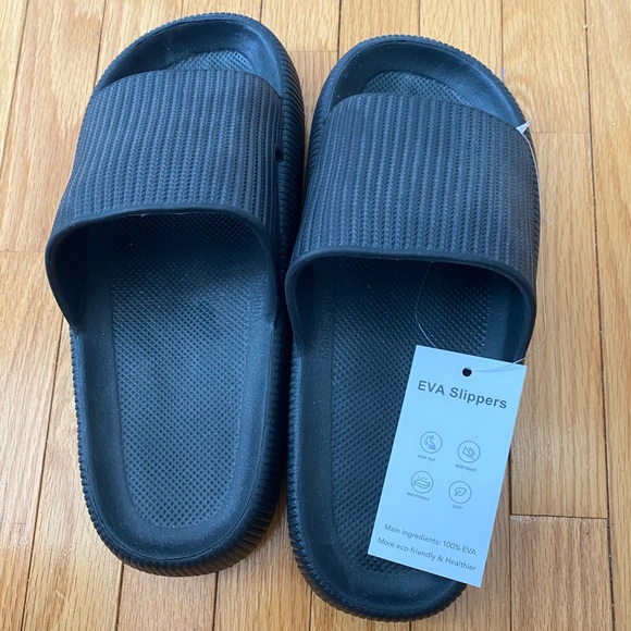 NWT Amazon Pillow Slides - Picture 4 of 5